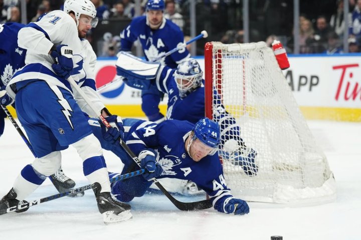 Game 1 of Toronto Maple Leafs vs. Lightning ends in a 7-3 loss, resulting in the team being booed off the ice.