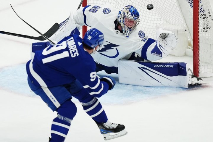 Toronto Maple Leafs dominate Lightning with a 7-2 victory in Game 2 as a strong response