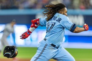 Blue Jays secure comeback victory against Twins to prevent sweep