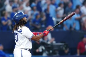 Guerrero's Home Run Leads Blue Jays to 2-1 Victory