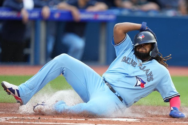 “Toronto Blue Jays Secure 7-2 Victory over Milwaukee Brewers with Impressive 14-Hit Performance”