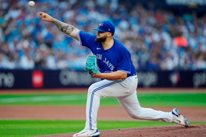 Toronto Blue Jays bring back Alek Manoah as starting pitcher