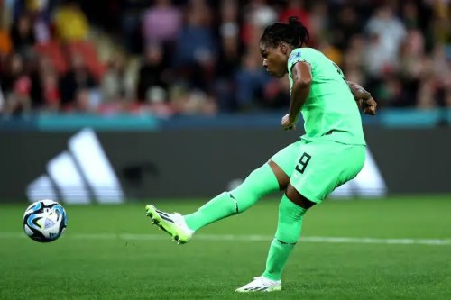 2023 WK Vrouwen: Oparanozie smeekt Nigerianen om vergeving na gemiste penalty