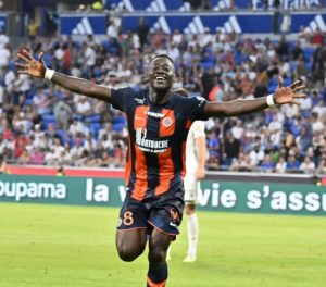 Adams scoort derde Ligue 1-doelpunt terwijl Montpellier Lyon verplettert en naar de top gaat.