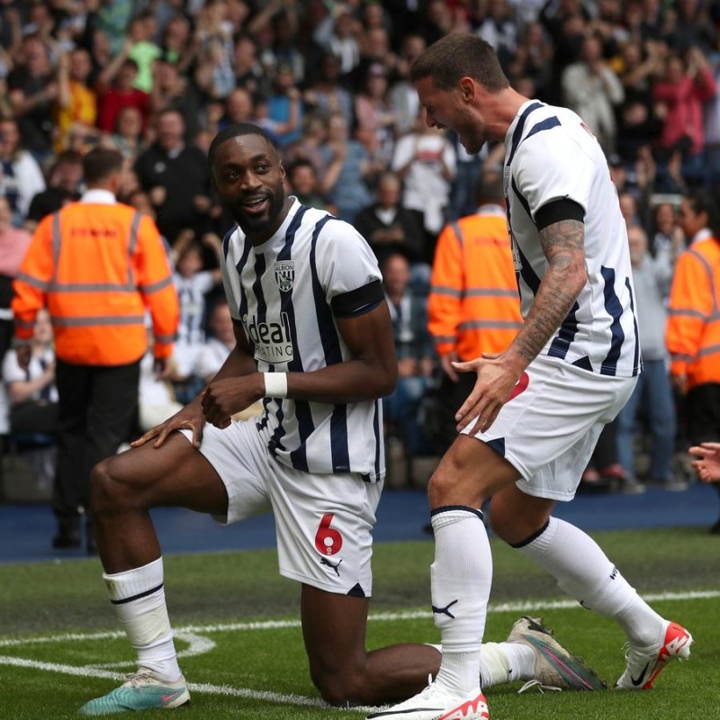 Ajayi beoordeelt prestaties van West Brom in overwinning tegen Swansea