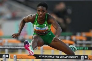 Amusan bereikt halve finales 100m horden op #WorldAthletics Champs