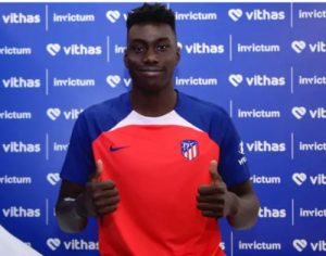 Atletico Madrid tekent Nigeriaanse aanvaller voor vijfjarig contract