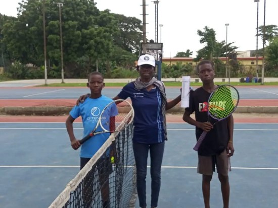 Badejo Sports organiseert jaarlijks tennistoernooi voor jeugd van verschillende leeftijdsgroepen