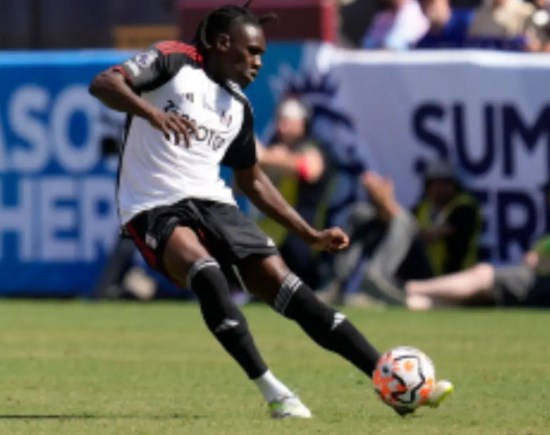 Bassey ingebracht, Onyeka op de bank in Fulham’s 3-0 thuisnederlaag tegen Brentford