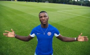 Chelsea kondigt de ondertekening van Caicedo aan met Nigeriaans lied