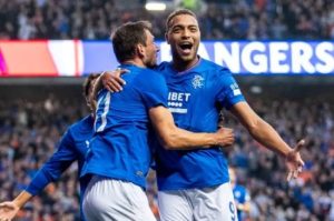 Dessers scoort, Balogun op de bank in Rangers' thuisoverwinning tegen Servette in de UCL-kwalificaties.