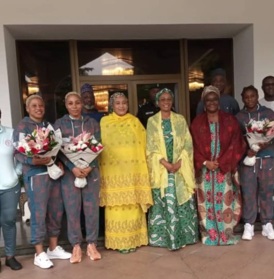 Eerste Dame ontvangt Super Falcons in Abuja