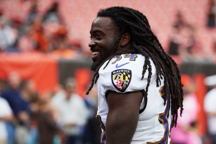 Former NFL running back, Alex Collins, tragically passes away at the age of 28 – National | Globalnews.ca