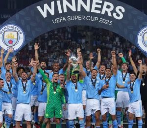 Manchester City verslaat Sevilla in penaltyreeks en wint voor het eerst de Super Cup-trofee