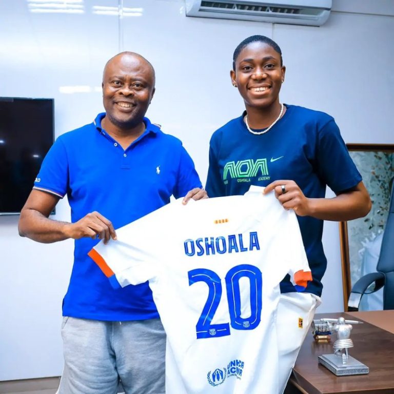 Oshoala prijst Soname voor faciliteiten van Remo Stars