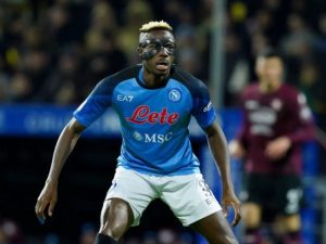 Osimhen klaar om nieuw contract bij Napoli te tekenen