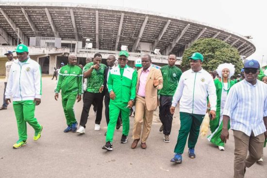 Sportsminister Enoh inspecteert Nationaal Stadion Lagos en bevestigt toewijding om zijn glorie te herstellen.