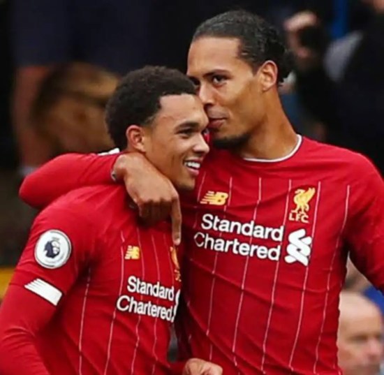 Van Dijk bevestigd als nieuwe aanvoerder van Liverpool, Alexander-Arnold vice-aanvoerder