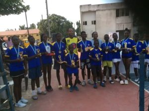 Winnaars bekendgemaakt in het 12e Badejo Sports Jaarlijkse Tennis Toernooi voor Jeugd