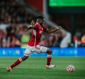 Awoniyi geeft opnieuw assist, Aina speelt mee terwijl Forest genoegen neemt met 1-1 gelijkspel tegen Burnley.