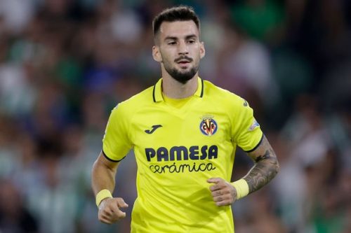 Barcelona toont interesse in middenvelder Baena van Villarreal