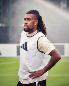 Iwobi keert terug naar Fulham-training voorafgaand aan Luton-confrontatie.