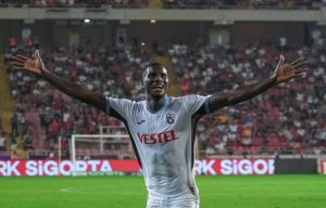 Onuachu scoort opnieuw en geeft assist terwijl Dele-Bashiru Hatayspor inspireert om Trabzonspor te verslaan