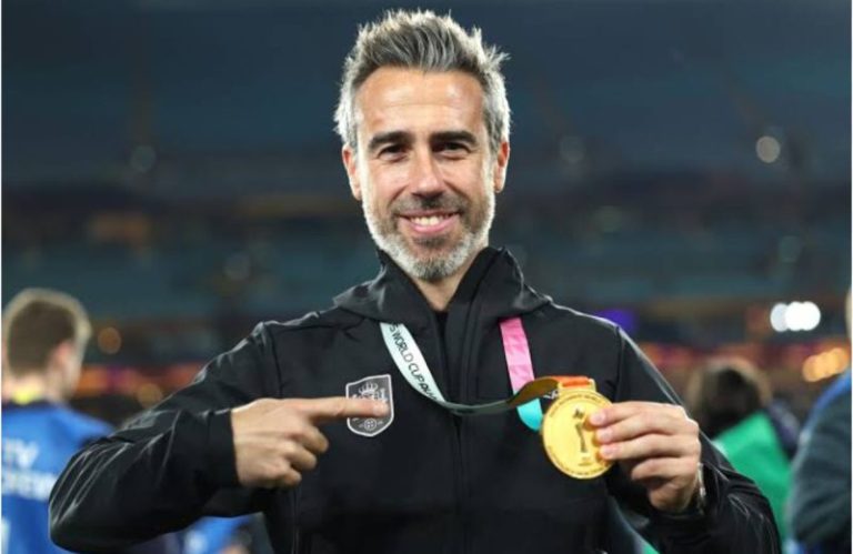 Spaanse coach van het winnende team van het Wereldkampioenschap voor vrouwen in 2023 ontslagen