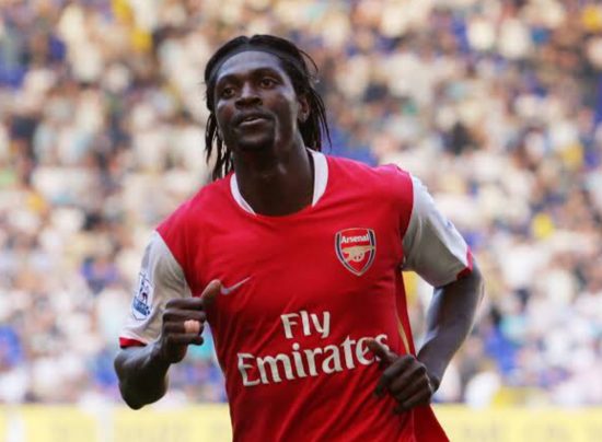 Adebayor steunde Arsenal om de EPL-titel te winnen vorig seizoen