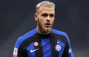 Chelsea bereidt zich voor op een transferoorlog met Man United om de Inter-ster.