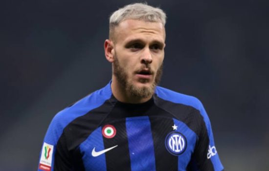 Chelsea bereidt zich voor op een transferoorlog met Man United om de Inter-ster.