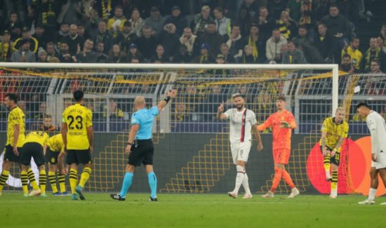 UCL: Chukwueze ingebracht terwijl Milan opnieuw gelijkspeelt na 0-0 wedstrijd tegen Dortmund