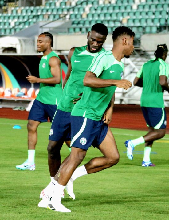 2026 WK-kwalificatie: Awaziem onthult ambities van Super Eagles voorafgaand aan wedstrijden tegen Lesotho en Zimbabwe