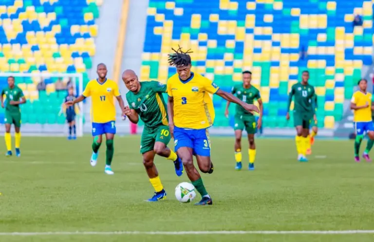2026 WK-kwalificatie: Super Eagles krijgen reddingsboei nadat Rwanda Zuid-Afrika met 2-0 verslaat.