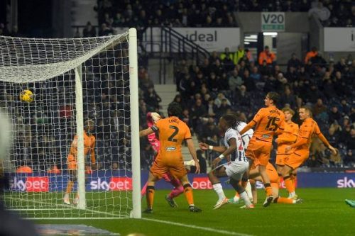 Ajayi spreekt positief over de vooruitgang van West Brom onder manager Corberan