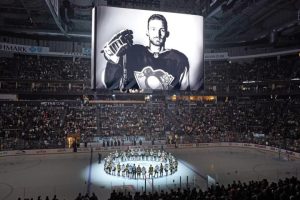 B.C. hockey team introduces mandatory neck guards following Adam Johnson's tragic death