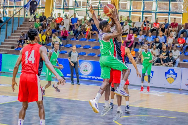 Nigeria Premier Basketball League Final Four: Nigeria Customs verrast Hoops & Read met comeback overwinning van 65-57