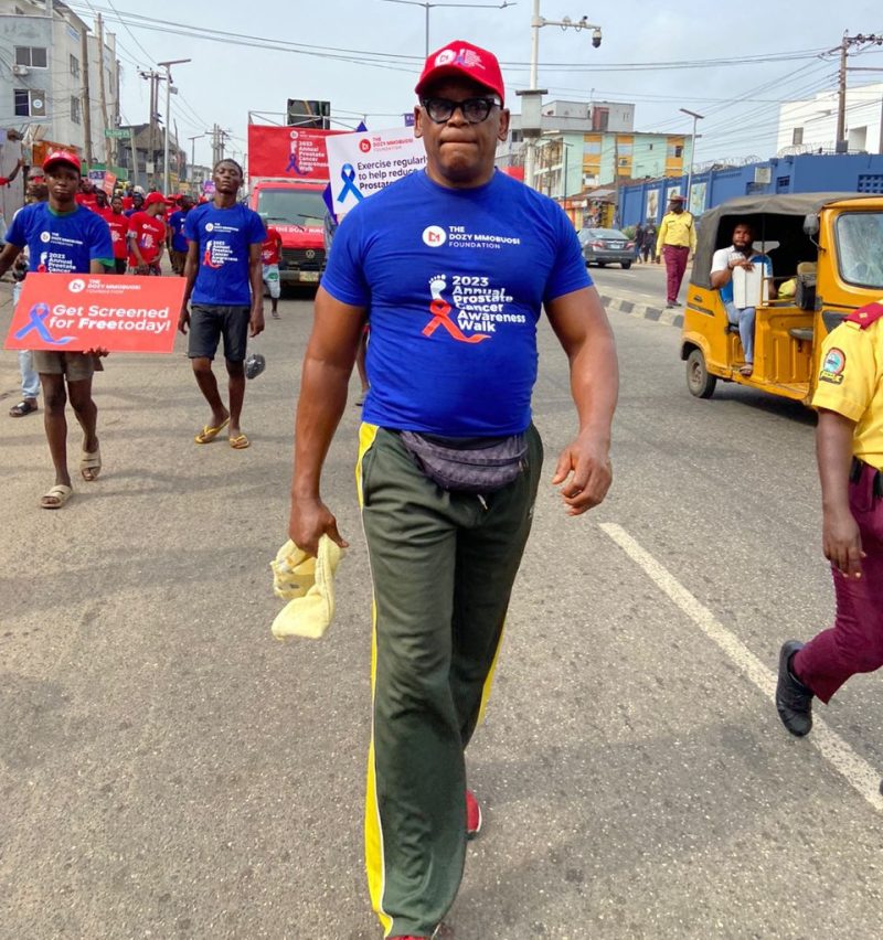 Nollywood-acteurs pleiten voor prostaatscreening tijdens de Dozy Mmobuosi Foundation Walk