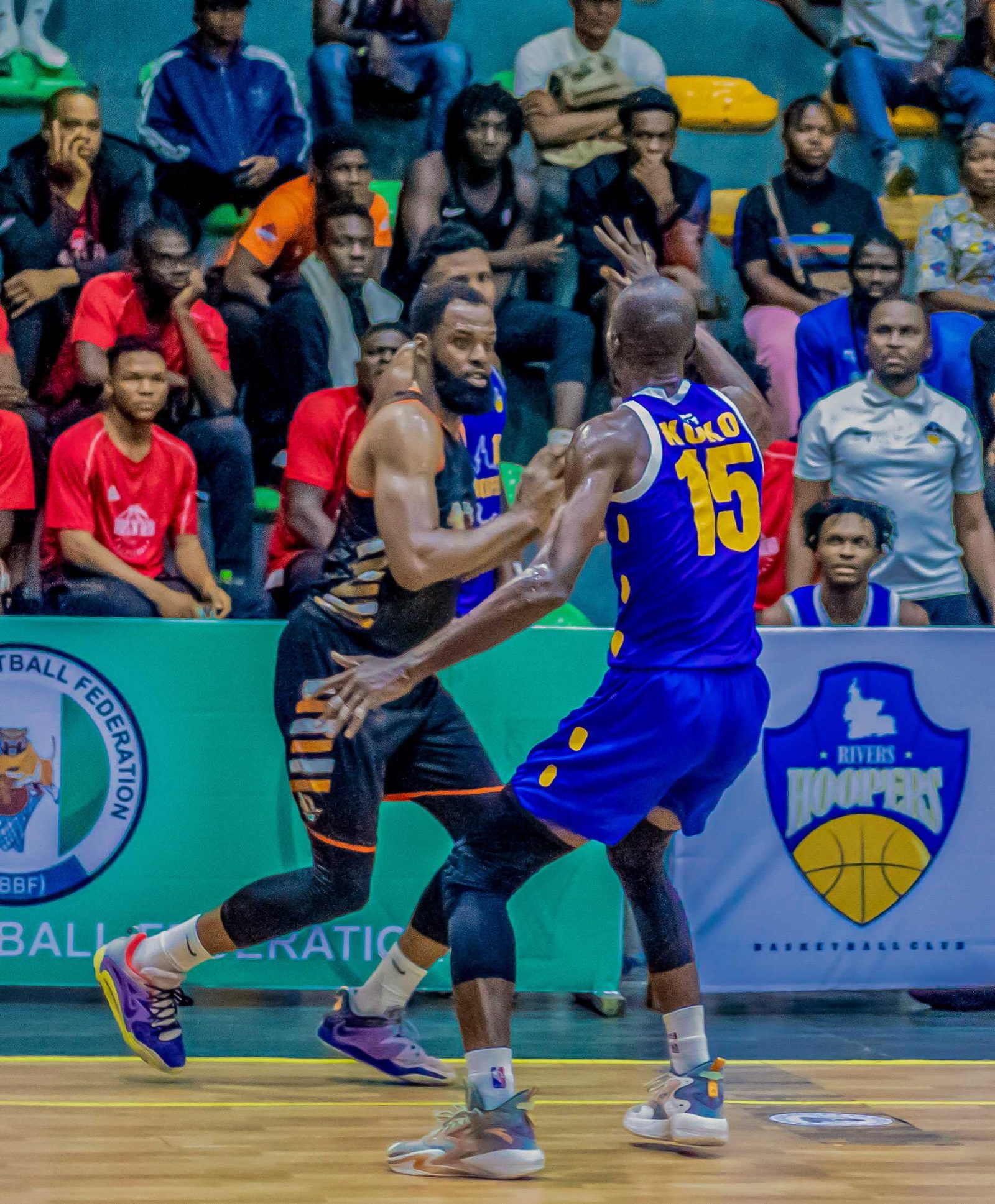 Rivers Hoopers behalen zenuwslopende overwinning in de openingswedstrijd van de Premier Basketball League Final 4 tegen Gboko City Chiefs