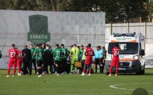 Voormalige Black Stars-aanvaller overlijdt na ineenstorting op het veld tijdens competitiewedstrijd