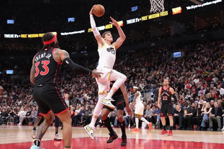 Clarkson and Markkanen contribute to Jazz's comeback victory against Raptors