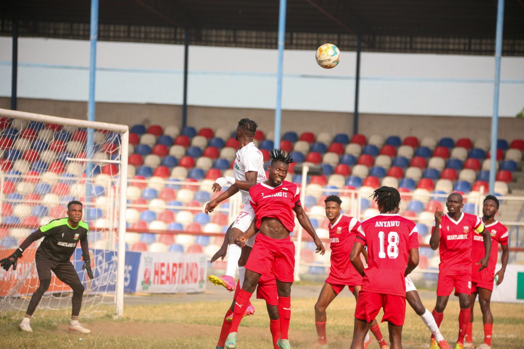 Enyimba verslaat Bayelsa United uit, Rangers verslaat Shooting Stars