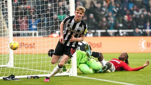 Gordon’s enkele doelpunt bezorgt Newcastle de overwinning op Man United in de EPL