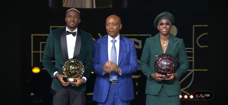 Gusau prijst Osimhen, Oshoala, Nnadozie en de Super Falcons tijdens de CAF Awards 2023