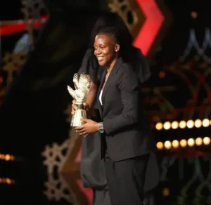 'Nnadozie blikt terug op moeilijke reis na het winnen van de CAF Award - Mijn vader zal vanavond trots op me zijn'