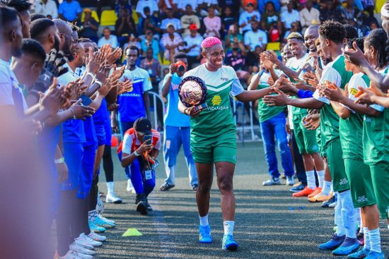 8e Asisat Oshoala Celebrity All-Stars Game zorgt voor een feestelijk voetbalspektakel in Lagos