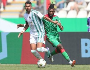 AFCON 2023: Algerije scoort laat doelpunt om gelijkspel tegen Burkina Faso af te dwingen en hoop op knock-outfase levend te houden