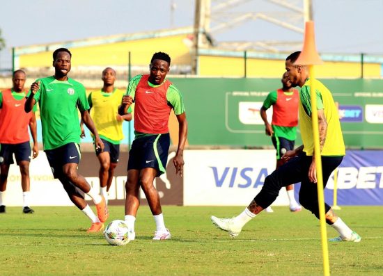 AFCON 2023: Yusuf en Troost-Ekong hervatten volledige training voorafgaand aan confrontatie met Kameroen