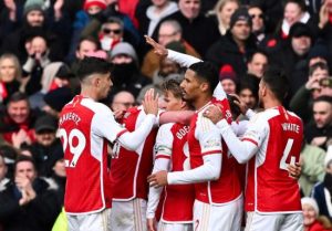 Arsenal herstelt zich met comfortabele overwinning tegen Palace