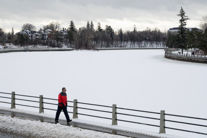 Current temperatures prevent opening of Rideau Canal for skating, Globalnews.ca reports